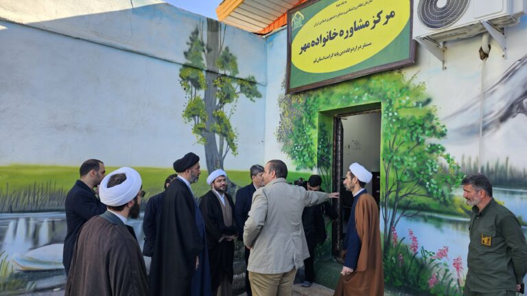 بازدید جمعی از مسئولان حرم مطهر بانوی کرامت از کمپ ترک اعتیاد کرامت قم