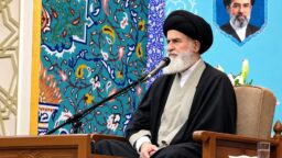 مسئولان با تلاش بیشتر برای کاهش فشارهای اقتصادی چاره‌اندیشی کنند