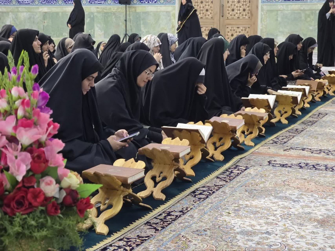 محفل «دخترانه پای درس مادر» در حرم بانوی کرامت + تصاویر و فیلم محفل «دخترانه پای درس مادر» در حرم بانوی کرامت + تصاویر و فیلم
